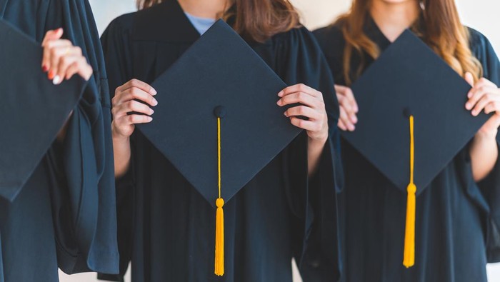 Bye-bye Visa Kerja Panjang? Inggris Pangkas Durasi Pascasarjana Mulai 2027!