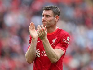 Resmi! James Milner Bertahan Setahun Lagi di Liverpool