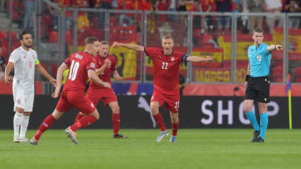 Czech Republic's forward Jan Kuchta (L) and Czech Republic's midfielder Tomas Soucek celebrate after Czech Republic's midfielder Jakub Pesek (not pictured) scored the opening goal during the UEFA Nations League - League A Group 2 football match between Czech Republic and Spain at the Sinobo Stadium in Prague, on June 5, 2022. (Photo by Michal Cizek / AFP) (Photo by MICHAL CIZEK/AFP via Getty Images)