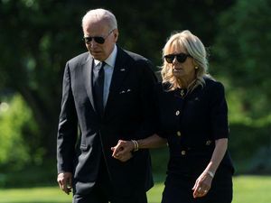 Ada Pesawat Nyasar ke Dekat Rumahnya, Biden-Istri Dievakuasi! Ada Pesawat Nyasar ke Dekat Rumahnya, Biden-Istri Dievakuasi!