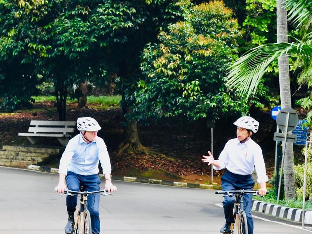 Diplomasi Sepeda Bambu Jokowi Saat Sambut PM Baru Australia
