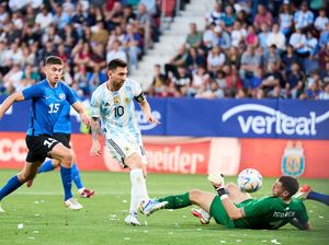 Messi Lewati Catatan Puskas