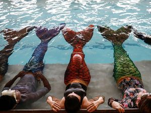 Ada-ada Saja, di Afsel Ada Sekolah Renang Berkostum Putri Duyung