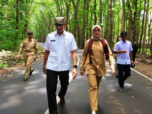 Soal Tarif Naik, Sandiaga Minta Masyarakat Pikirkan Masa Depan Borobudur