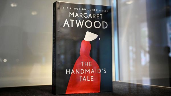 Novel Anti-Api Ini Dilelang Rp 1,4 Miliar