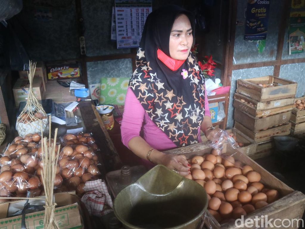 Harga Telur-Cabai di Kudus Naik Tajam, Pedagang: Pembeli Lesu