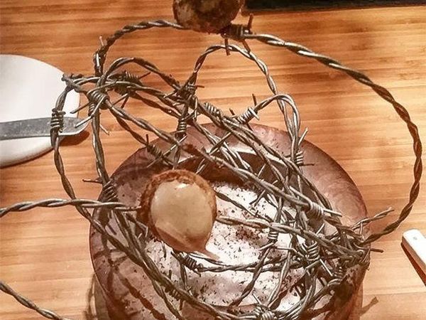 Bikin Bingung! 10 Makanan Ini Disajikan dengan Cara Tak Biasa
