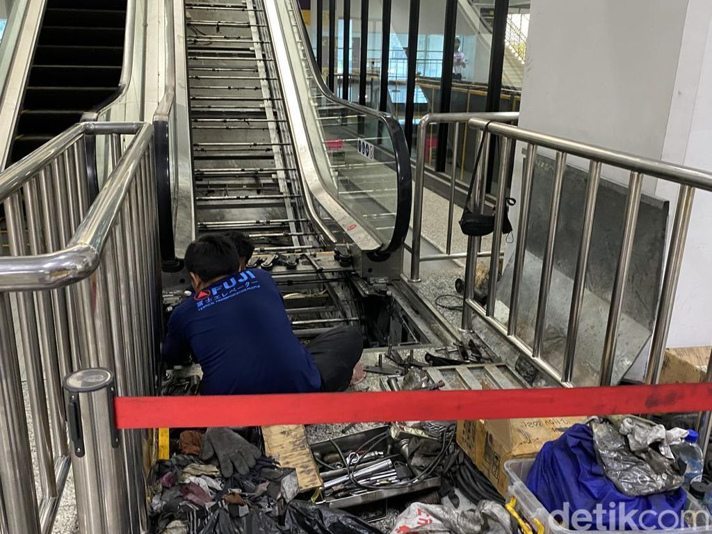 Perbaikan Eskalator Stasiun Manggarai Ditargetkan Selesai Lusa