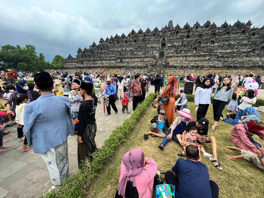 Media Asing Soroti Candi Borobudur: Lebih Mahal dan Turis Asingnya Minoritas