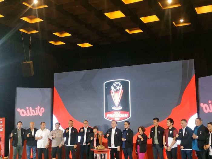 Ketum PSSI Mochamad Iriawan dan Menpora Zainudin Amali dalam jumpa pers Piala Presiden 2022.