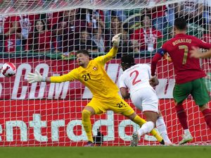 Ronaldo 2 Gol, Portugal Gilas Swiss 4-0