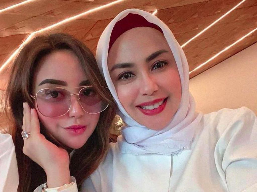 Salmafina Sunan Ungkap Sosok yang Bantunya Bangkit dari Titik Terendah Salmafina Sunan Ungkap Sosok yang Bantunya Bangkit dari Titik Terendah