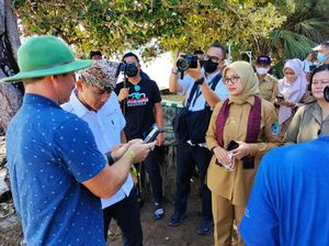 Sandi Puji Pemulihan Ekonomi di Banyuwangi: Makin ke Sini, Makin Keren! Sandi Puji Pemulihan Ekonomi di Banyuwangi: Makin ke Sini, Makin Keren!