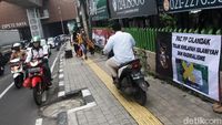 Spanduk Tolak Paham Khilafah Terlihat di Fatmawati Jaksel