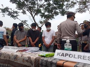 Pemotor Jatuh ke Kalimalang Usai Ditabrak Fortuner Ternyata Berbohong Pemotor Jatuh ke Kalimalang Usai Ditabrak Fortuner Ternyata Berbohong