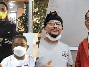 Serba-serbi Tukang Cukur Rambut Para Pesohor Bandung Serba-serbi Tukang Cukur Rambut Para Pesohor Bandung