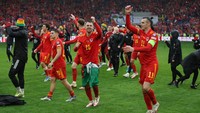 Wales kala itu lolos setelah mempecundangi Israel dalam dua leg play-off. Wales sebelumnya gagal lolos kualifikasi zona Eropa, tapi mendapat kesempatan berebut tiket dengan Israel, wakil Asia yang lolos tanpa bertanding sekali pun akibat diboikot lawan, termasuk Indonesia. (Reuters/Matthew Childs)