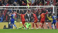 Andriy Yarmolenko mencetak gol bunuh diri setelah salah mengantisipasi bola tendangan bebas Gareth Bale. Wales unggul 1-0 dan bertahan hingga pluit akhir pertandingan berbunyi. 