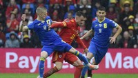 Ukraina tampil dominan dengan 22 attempts (9 on target) dan 68 persen penguasaan bola. Wales tercatat melakukan 10 tembakan percobaan, 3 di antaranya on target. Kendati demikian, Ukraina kesulitan menembus pertahanan Wales. Alih-alih mencetak gol, Oleksandr Zinchenko dkk justru kebobolan pada menit ke-39.