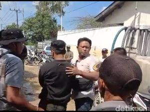 Warga Surabaya Babak Belur Dimassa di Sampang Setelah Ketahuan Curi Motor