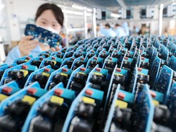 PR Mobil Listrik di Indonesia: Listrik Masih dari Batubara dan Ancaman Limbah Baterai