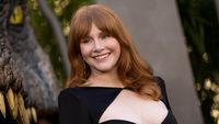 Bryce Dallas Howard-Scarlett Johansson Kompak Jadi Keluarga Cakar Jurassic