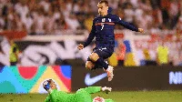 Momen Griezmann Giring Bola Lewati Kiper, Tendang... Tidak Gol!