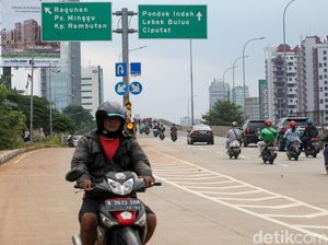 Cekrek, Pemotor Bandel Lawan Arah di Jl TB Simatupang Jaksel