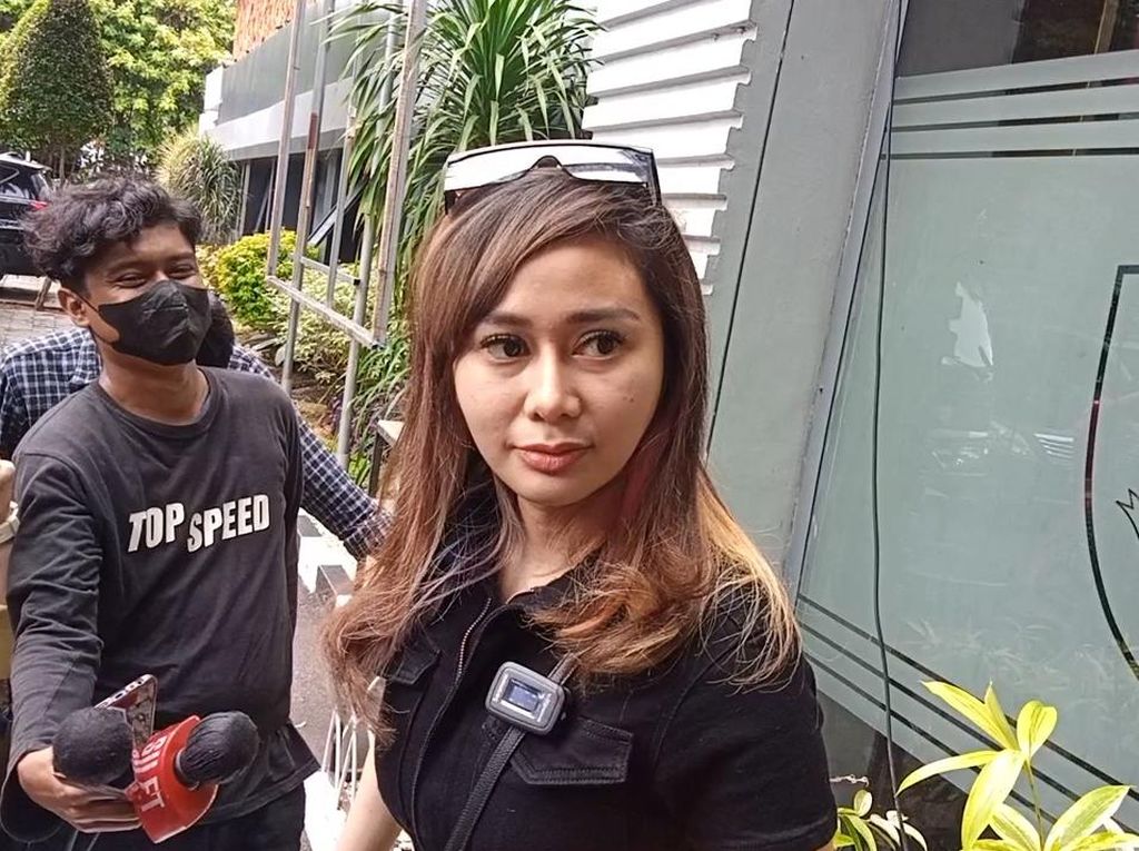 Razman Polisikan Denise Chariesta ke Polda Sumatera Utara
