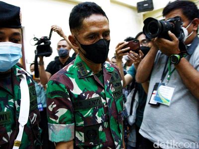 Begini Ekspresi Kolonel Priyanto Jelang Vonis Kasus Handi-Salsa