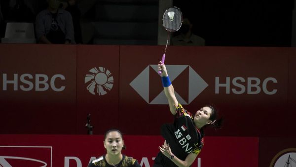 Ribka-Febby Kalahkan Pasangan Bulgaria