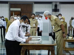 Pesan Ganjar ke Ribuan Guru Honorer yang Diangkat Jadi PPPK