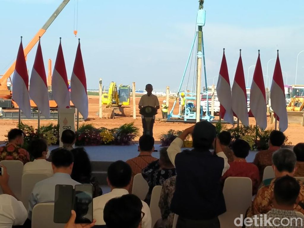 Groundbreaking Pabrik Keramik di Batang, Menteri Bahlil: Perdana dari PMDN