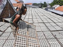 Harga Bahan Baku Naik, Ukuran Kerupuk Diperkecil