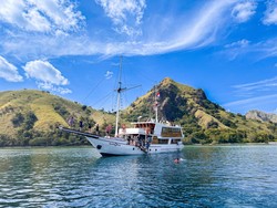 Alasan Harus Trip ke Labuan Bajo dengan Kapal Gandiva Phinisi
