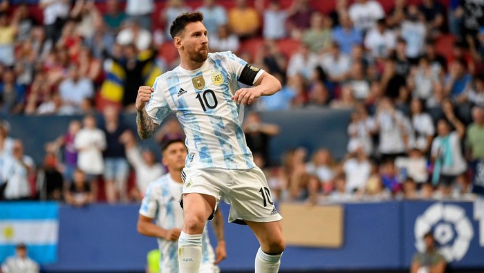 TOPSHOT - Argentinas forward Lionel Messi celebrates after scoring his teams first goal during the international friendly football match between Argentina and Estonia at El Sadar stadium in Pamplona on June 5, 2022. (Photo by ANDER GILLENEA / AFP) (Photo by ANDER GILLENEA/AFP via Getty Images)