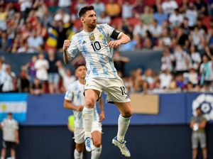 Stiker Messi Laku Diburu Fans, Harganya Tembus UMR Argentina Stiker Messi Laku Diburu Fans, Harganya Tembus UMR Argentina