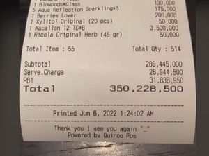 Netizen Habiskan Rp 350 Juta Sekali Makan hingga Johnny Depp Makan Mewah Rp 907 Juta Netizen Habiskan Rp 350 Juta Sekali Makan hingga Johnny Depp Makan Mewah Rp 907 Juta