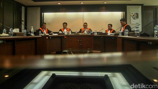 Momen DPP Gerindra Pecat M Taufik