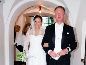 Pangeran Ini Nikahi Kekasihnya Setelah 19 Tahun Pacaran, Jadi Kontroversi