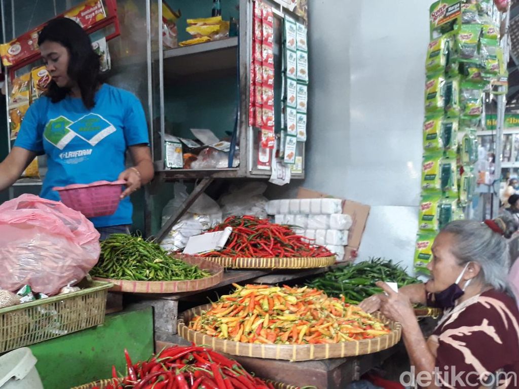 Harga Cabai di Pasar Gede Solo Meroket, Pedagang: Masih Ramai Pembeli