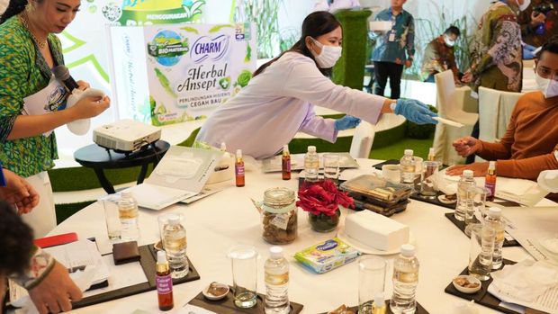 Peluncuran Charm Herbal Ansept+ Bio