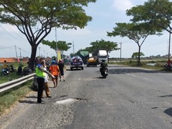 Kecelakaan gegara Lubang Jalan di Pantura Rembang, 1 Pemotor Tewas