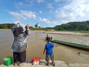Curhat Warga Enrekang Sulit Jual Hasil Bumi gegara Tak Ada Jembatan