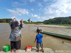 Curhat Warga Enrekang Sulit Jual Hasil Bumi gegara Tak Ada Jembatan