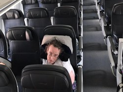 Teganya! Penumpang Disabilitas Diabaikan di Pesawat Selama 90 Menit