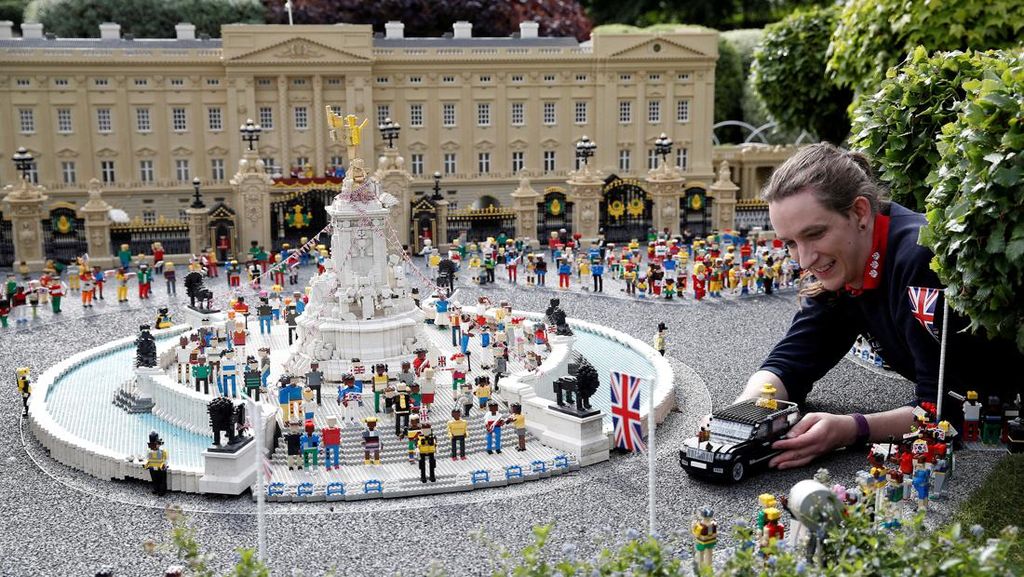 Unik, Lego Ini Mirip Perayaan 70 Tahun Ratu Elizabeth II Bertakhta