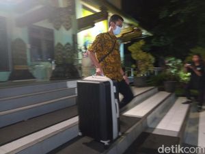 Geledah Kantor Wali Kota Jogja dkk, KPK Sita Berkas Apartemen dan IMB Geledah Kantor Wali Kota Jogja dkk, KPK Sita Berkas Apartemen dan IMB