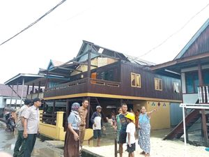 17 Rumah di Bone Rusak Diterjang Angin Puting Beliung, 1 Orang Terluka