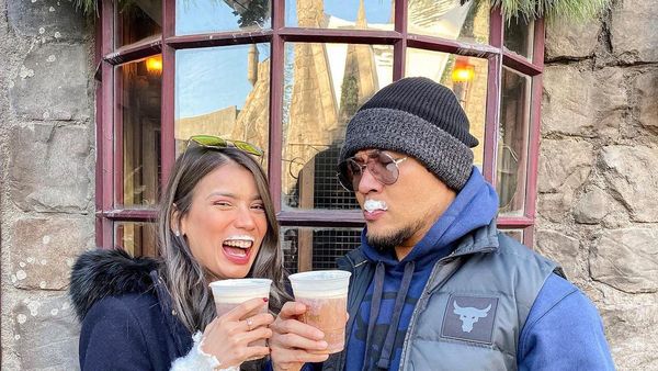 Serunya Momen Ngopi Sabrina Chairunnisa dan Deddy Corbuzier